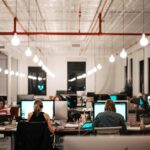 Pourquoi les entreprises optent pour le recrutement plutôt que le recyclage du personnel dans l'IA : étude et perspectives 4 Pourquoi les entreprises optent pour le recrutement plutôt que le recyclage du personnel dans l'IA étude et perspectives