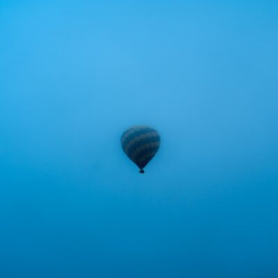 Les spores fongiques : ces passagers clandestins défient la science en surfant et survivant dans la stratosphère