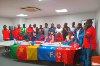 Douala : L’Asb révolutionne l’atmosphère enflammée entre les supporters dans les tribunes