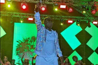 Orange révolutionne le marketing avec le concert audacieux de Petit-Pays