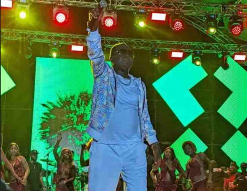 Orange révolutionne le marketing avec le concert audacieux de Petit-Pays