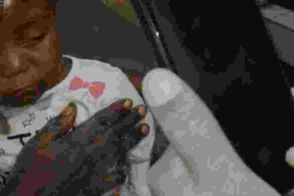 Une tragédie frappe Douala : 3 filles miraculées après la mort de leur mère et d&rsquo;un motoman