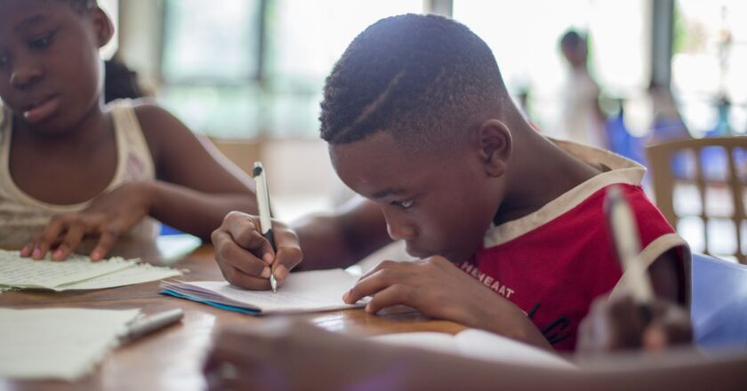 La triste vérité : plus de 2/3 des enfants guinéens n’achèvent pas leur éducation primaire !