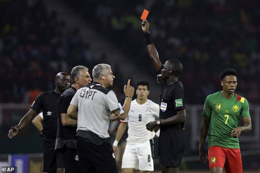 Quatre arbitres de renom prennent leur retraite avant la Coupe d&rsquo;Afrique des Nations 2023