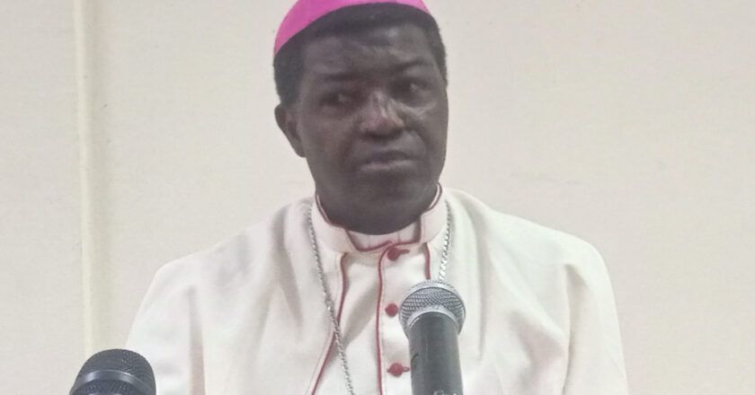 L’Eglise catholique du Tchad refuse la bénédiction des couples homosexuels : les mots forts de Mgr Edmond Djitangar