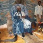 Bangoua : le chef traditionnel brandit ses forces mystiques pour faire respecter l&rsquo;ordre