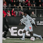 Briser les barrières : « l’ouragan » en Gambie prend d’assaut la France lors d’un début historique