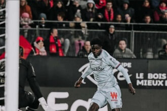 Briser les barrières : « l’ouragan » en Gambie prend d’assaut la France lors d’un début historique