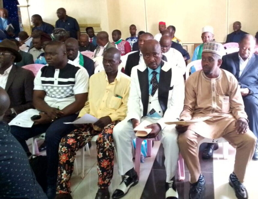 Le premier gouvernement de Joshua Osih : récit captivant sur le parcours du SDF Le premier gouvernement de Joshua Osih : récit captivant sur le parcours du SDF