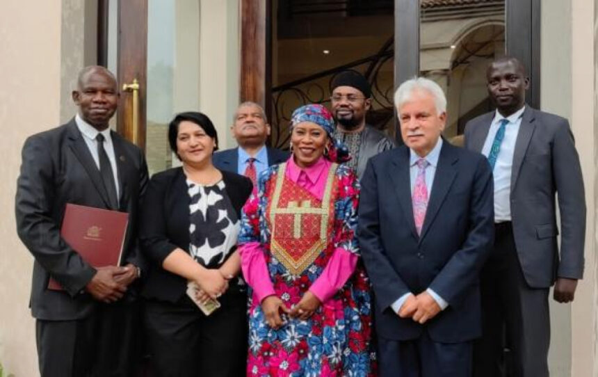 La Gambie signe un accord de coopération avec l’île Maurice pour le TIC: un pas vers le renforcement des relations économiques