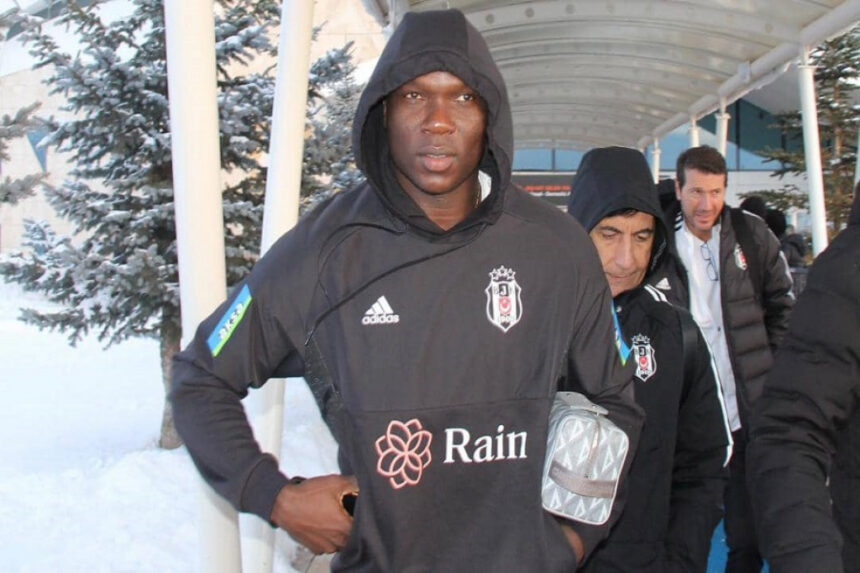 Besiktas écarte Onana et Aboubakar pour leur performance décevante en Championnat de Turquie Besiktas écarte Onana et Aboubakar pour leur performance décevante en Championnat de Turquie