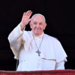 Le Pape François autorise les bénédictions de couples de même sexe