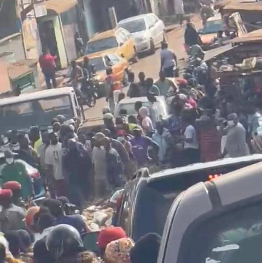 Violents agresseurs tuent un homme à Yaoundé – Témoignage choquant Violents agresseurs tuent un homme à Yaoundé – Témoignage choquant