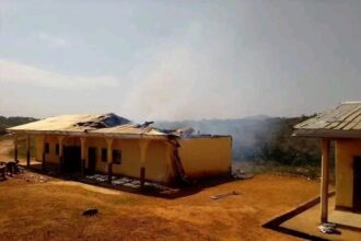 Les combattants Ambazoniens incendient le GTHS Esu, enlèvent élèves et enseignants