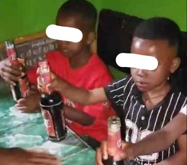 Scandale à Yaoundé : des enfants ivres choquent dans un bar