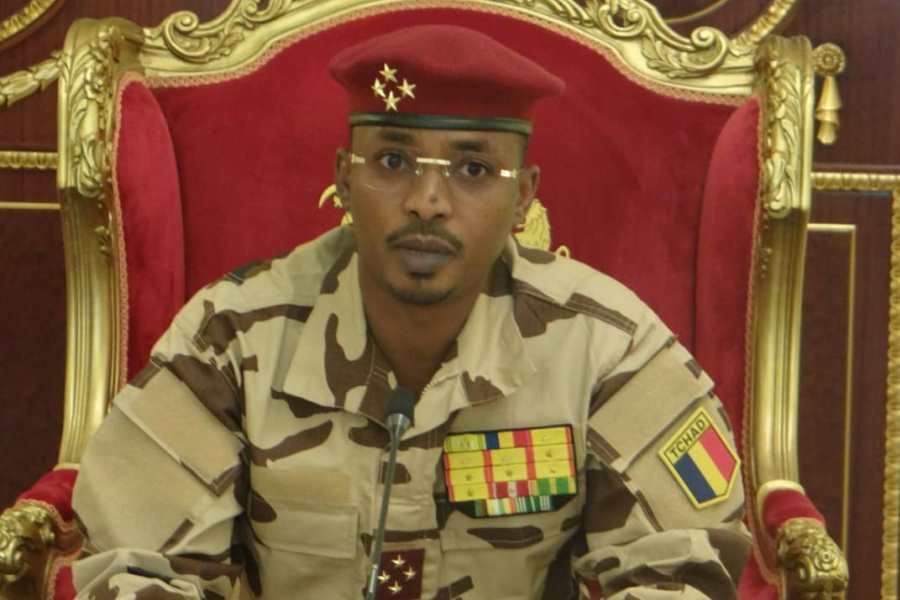 Tchad: la controverse autour de l’addiction vestimentaire du général Mahamat Idriss Déby fait rage.