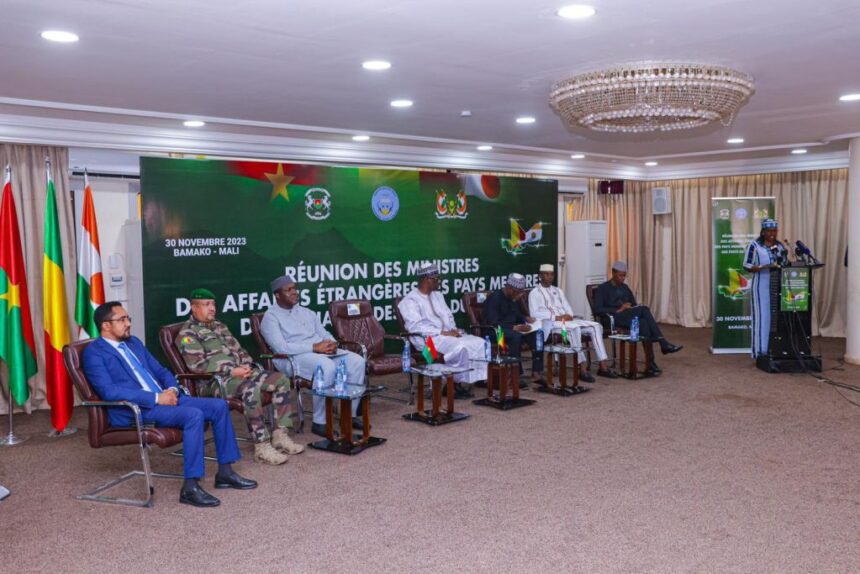 Formation d’une confédération des États du Sahel : feu vert des ministres pour une alliance trilatérale Formation d’une confédération des États du Sahel : feu vert des ministres pour une alliance trilatérale