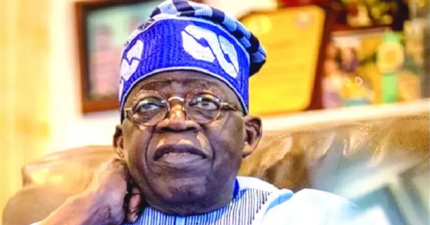 Nigéria : Colère face à la demande du ministre de Tinubu de transférer 585 millions de Naira sur un compte privé