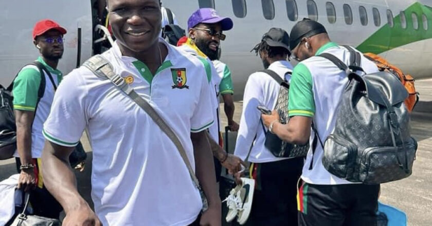 Les Lions Indomptables débarquent à Abidjan pour un choc contre les Super Eagles