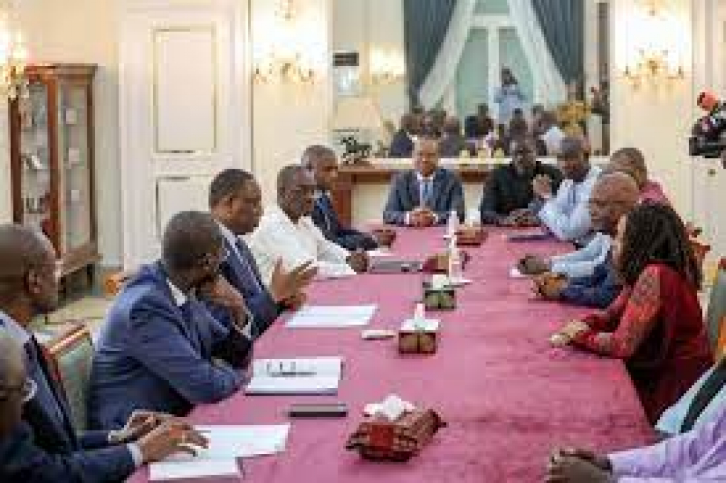 Suppression de la dette fiscale des entreprises de presse au Sénégal : Macky prend une décision historique