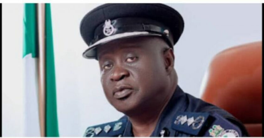 Conflit entre la Banque de Sierra Leone et l’Inspecteur Général de la Police pour des allégations de contrefaçon de 34 000 $ – Que s’est-il vraiment passé?
