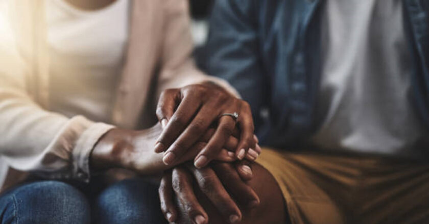 Les hommes nigérians s’insurgent contre un Kényan qui conseille aux hommes de se détacher de leur femme pendant la grossesse