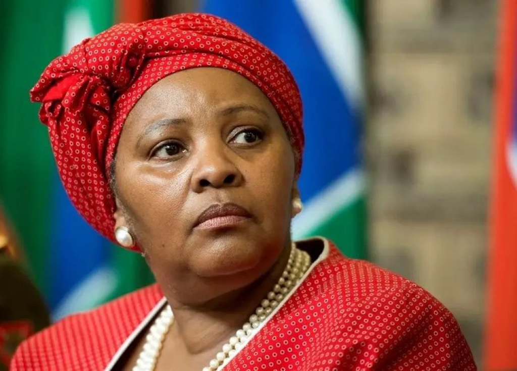 Scandale en Afrique du Sud : l'ancienne présidente du Parlement, Nosiviwe Mapisa-Nqakula, accusée de corruption et blanchiment d'argent