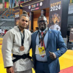 La réaction émouvante du judoka gambien Njie après sa médaille de bronze au Caire
