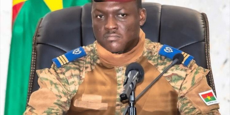 Le capitaine Traoré pointe du doigt la Côte d’Ivoire pour accueillir les déstabilisateurs du Burkina Faso