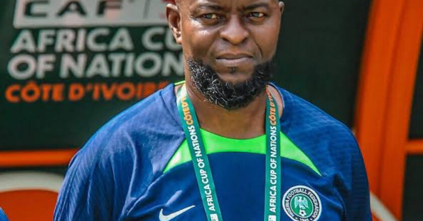 Révélation des assistants étrangers de Finidi, sélectionneur des Super Eagles : une nouvelle étape pour l’équipe nationale de football du Nigeria