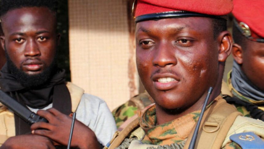 Burkina Faso : Le président Ibrahim Traoré démet le Premier Ministre et dissout le gouvernement