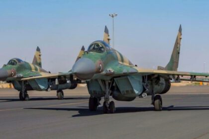 Frappes Aériennes au Darfour : Des dizaines de Civils Tués