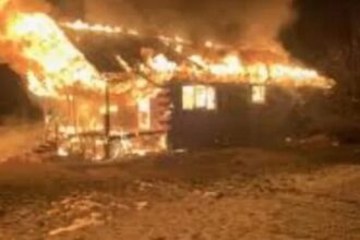 Accusations de Sorcellerie au Zimbabwe : Un Fils Brûle la Maison et la Voiture de ses Parents