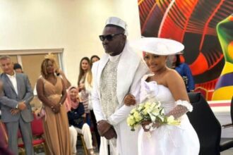 Ariel Sheney et Nadiya Sabeh se marient devant le Maire