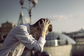 Elle va au Canada, puis-je l’attendre pendant six années entières ?