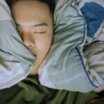 9 Astuces Efficaces pour Arrêter de Ronfler Rapidement – Solutions Anti-Ronflement