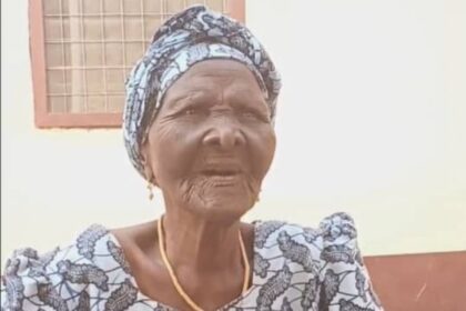 À 111 Ans, une Femme d’Anlo Afiadenyigba Dénonce l’Indiscipline de la Jeunesse