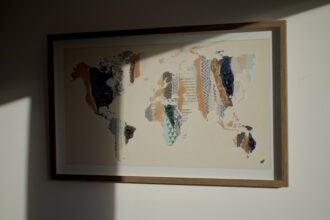 7 Pays aux Noms Insolites : Découvrez des Noms Officiels Méconnus partout dans le Monde