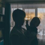 Les parents ont-ils un “sixième sens” médical ? Une étude révèle des résultats inattendus