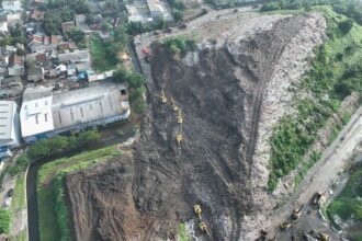 Tragédie à Jakarta : la montagne de déchets qui a tué sept personnes