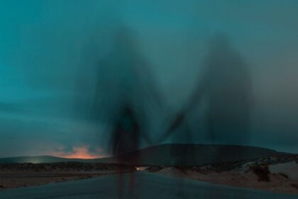 Je suis allé à un enterrement et je suis rentré avec un fantôme