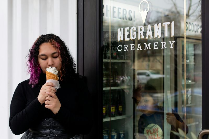 Manger debout : bonne ou mauvaise idée ? Manger debout : bonne ou mauvaise idée ?