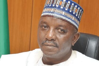 Nigeria : l’ancien ministre de l’Énergie Saleh Mamman condamné à 75 ans de prison pour corruption massive