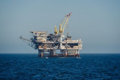 Pétrole en Afrique : Quand l&rsquo;Or Noir Laisse les Mains Vides