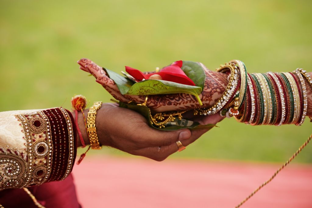 5 signes qu&rsquo;un mariage arrangé ne tiendra jamais (le cas Mathieu et Julie à l&rsquo;appui)