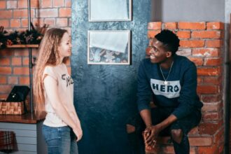 7 Secrets des Femmes Qui Construisent des Relations Fortes, Saines et Durables