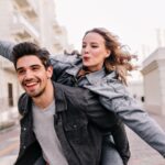 5 façons de donner envie à une femme de s’attacher à vous, sans jouer un rôle