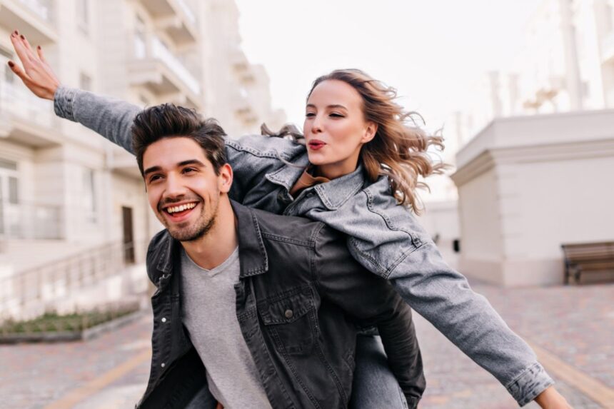5 façons de donner envie à une femme de s’attacher à vous, sans jouer un rôle