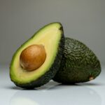 Avocat trop dur : ces astuces de grand-mère qui le font mûrir en 24h chrono